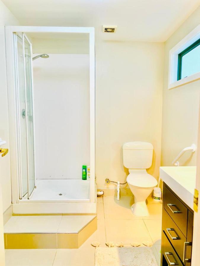 Private Studio Auckland Self Checkin And 2 Parking Netflix Prime Eksteriør billede